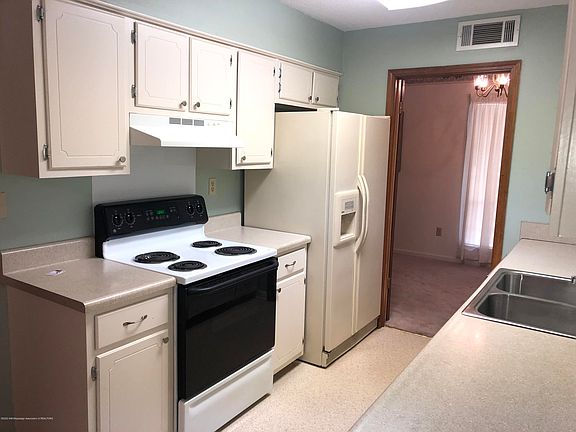 5th image of 1530 Tissington Dr