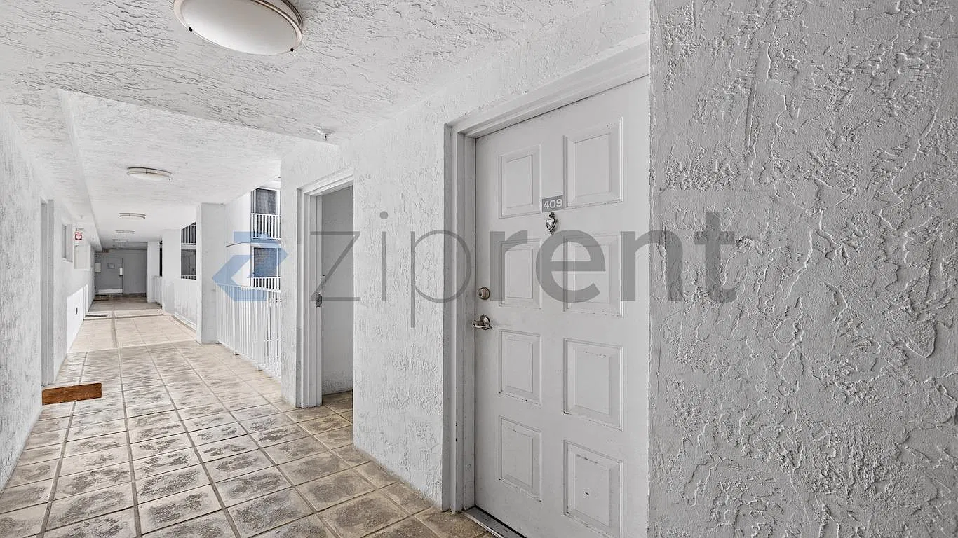 2 bed, 786 sqft, $2,650 — Photo 2