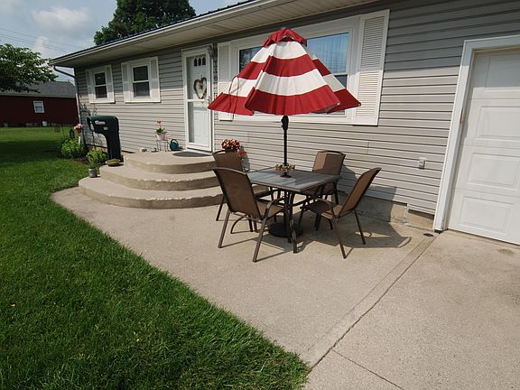 2nd image of 110 Connolly St