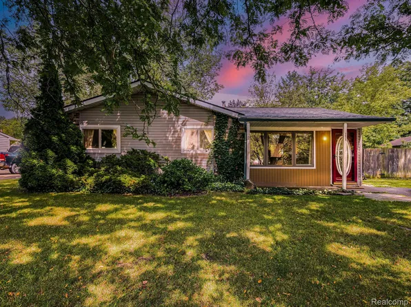 1587 Zarieda St, Ortonville, MI 48462