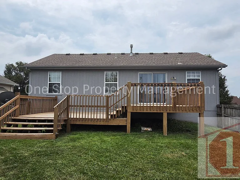 1317 S Huntington Dr — Photo 29