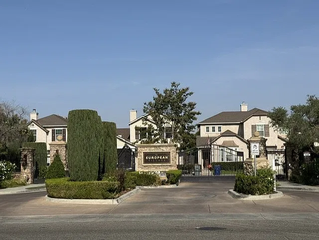 4 bed, 2.5 bath, 1971 sqft, $2,295 — Photo 2