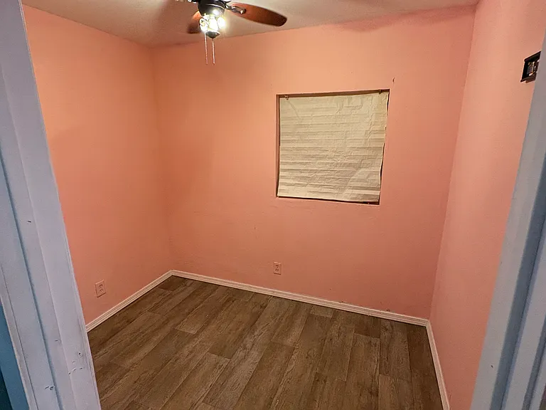 2912 Bonham St — Photo 11