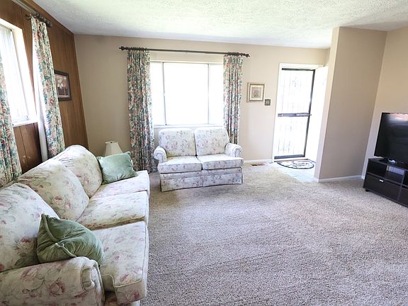 3rd image of 1412 Temperance Ave