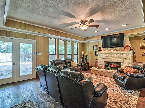 2nd image of 4702 Willow Bend Dr