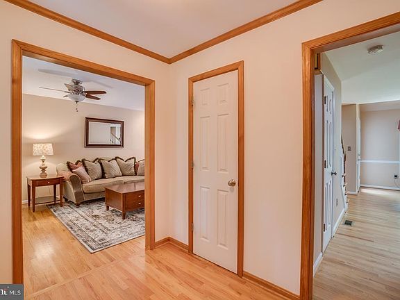 4th image of 48 Nottingham Dr