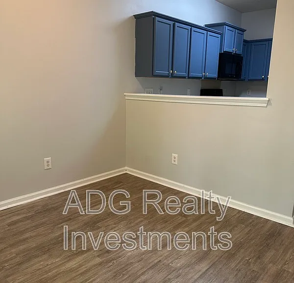 1917 Butterfly Ln — Photo 3