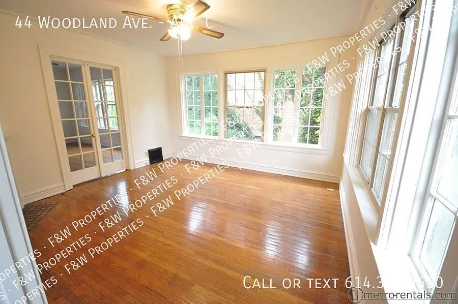 Gorgeous brick building with charming architecture and over 1,000 sq. feet. — Photo 2
