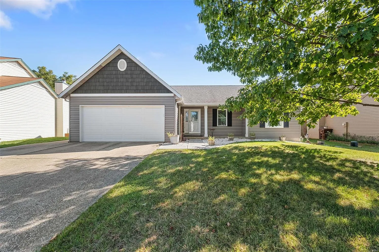 944 Blake Ct photo 1