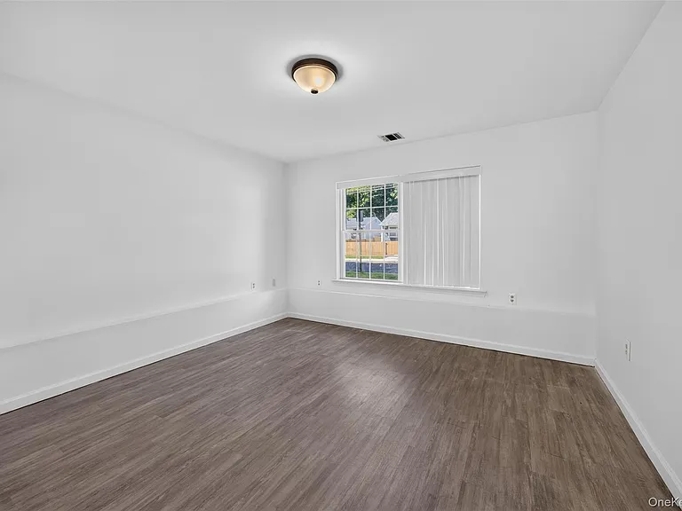 41 Genung St #41 — Photo 26