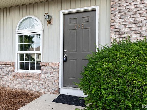 2nd image of 753 E Sherwood Hills Dr