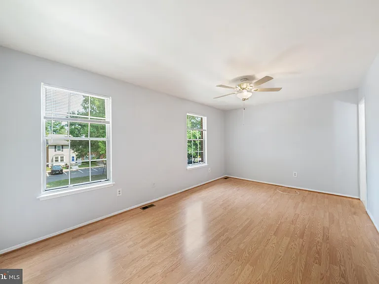 7767 Hiawatha Ln — Photo 9