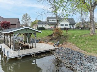 481 Tranquil Bay Cir, Norwood, NC 28128