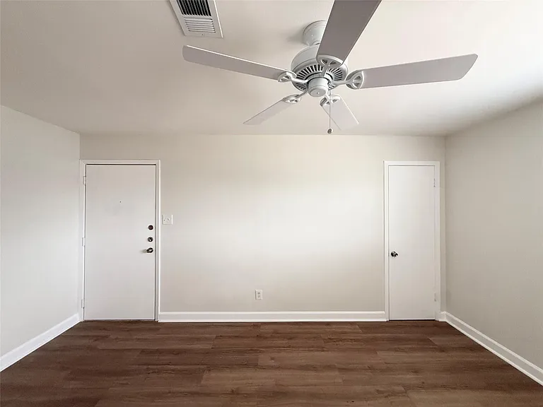 1141 N Durham Dr #15 — Photo 9