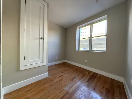 Rented by Zjama Realty Corp | media 4