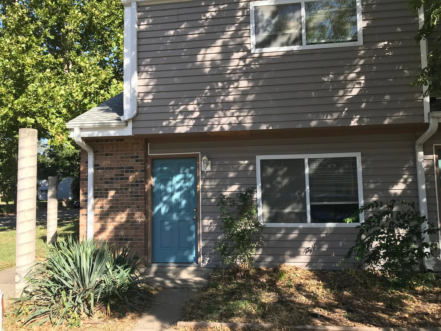 3 bed, 1.5 bath, 1100 sqft, $950 — Photo 1