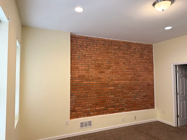 1511 N Eden St — Photo 16