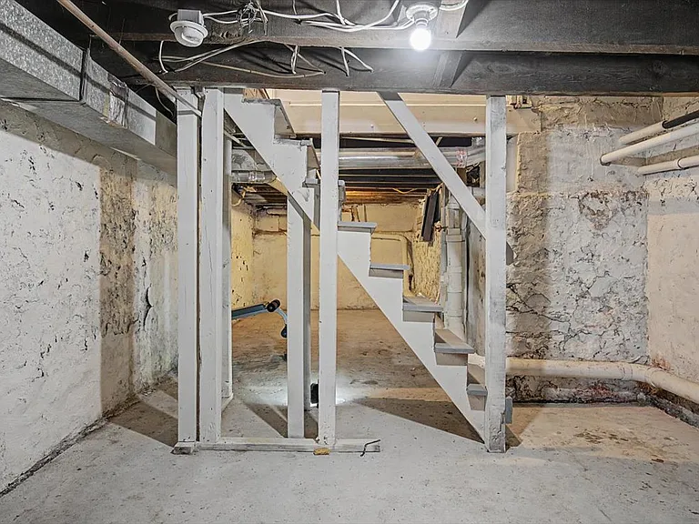 203 N Dupont St — Photo 6