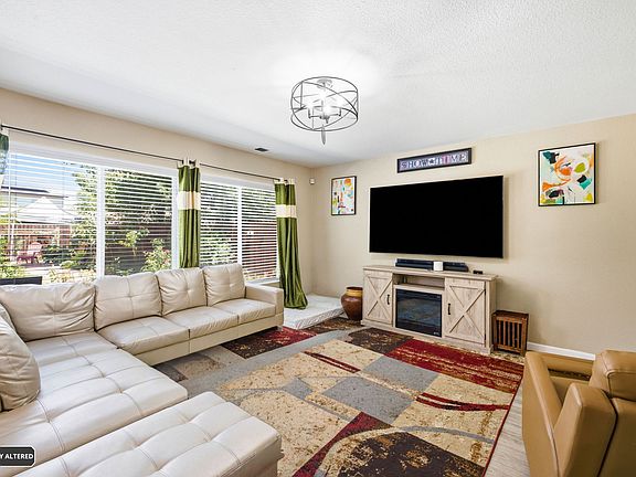 4th image of 1015 Downing Cir
