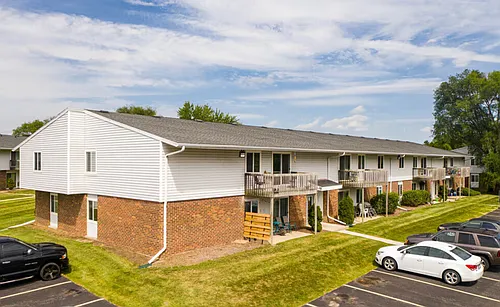 Canterbury Court Apartments Photo 1