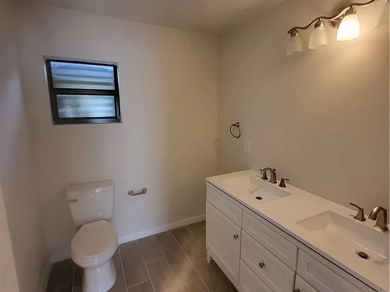 1001 NE 7th Ave — Photo 16
