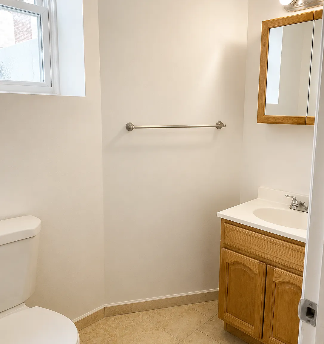 3 bed, 2.0 bath, 700 sqft, $2,195 — Photo 3