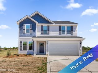 80 Coachman Ln, Autryville, NC 28318