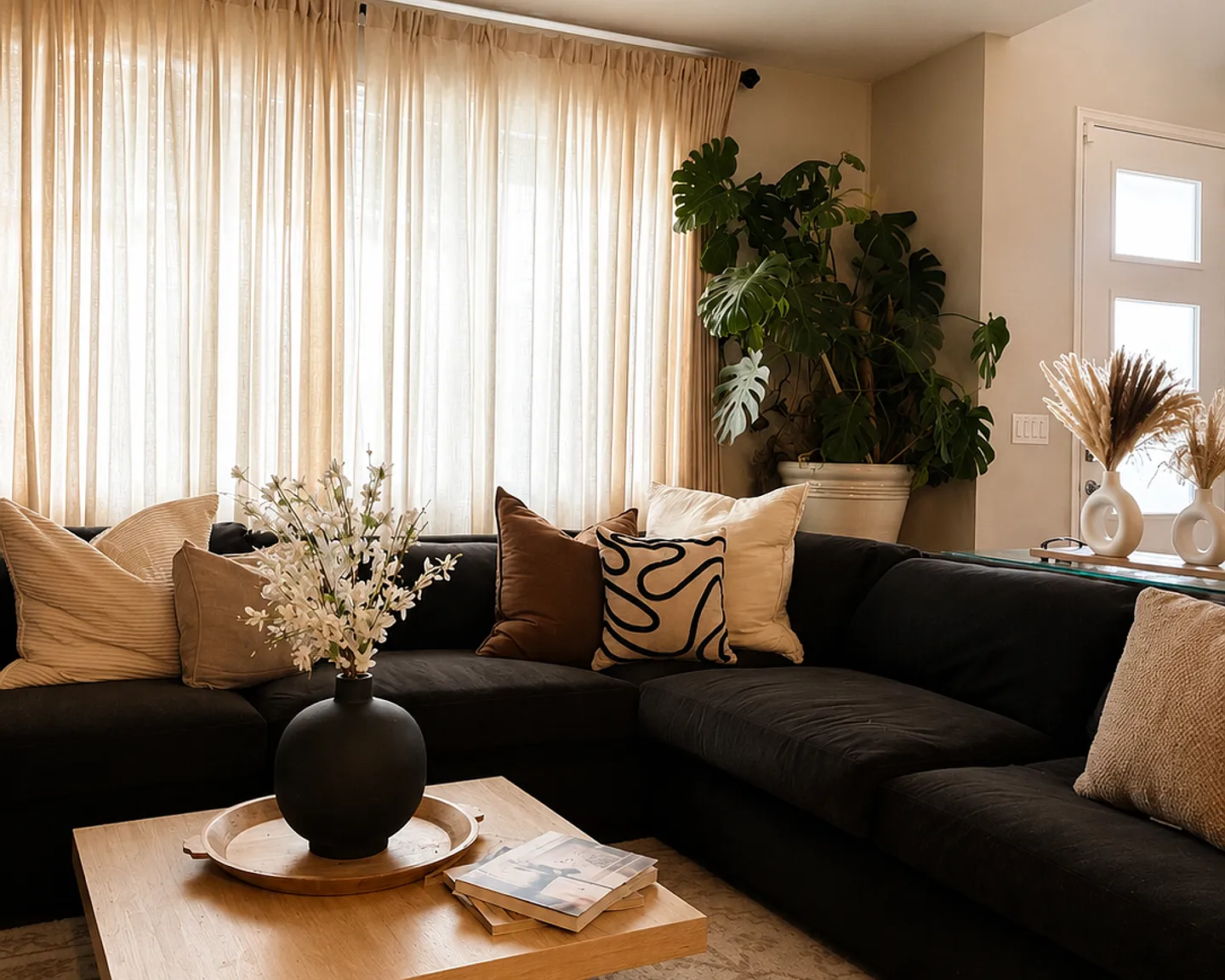 Renovated 3-Bedroom, 2.5 Bath, Townhome in Victory Ridge! — Photo 3