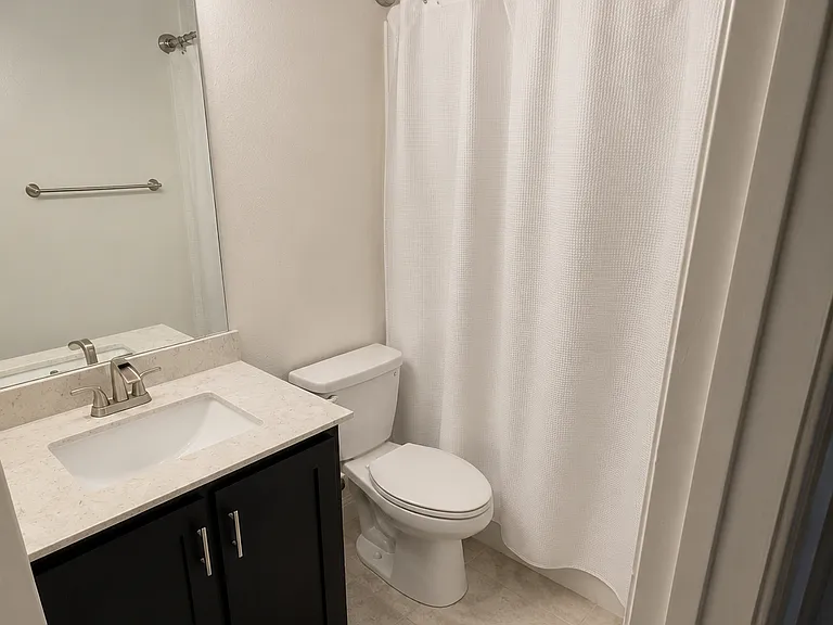 547 Concho St — Photo 8