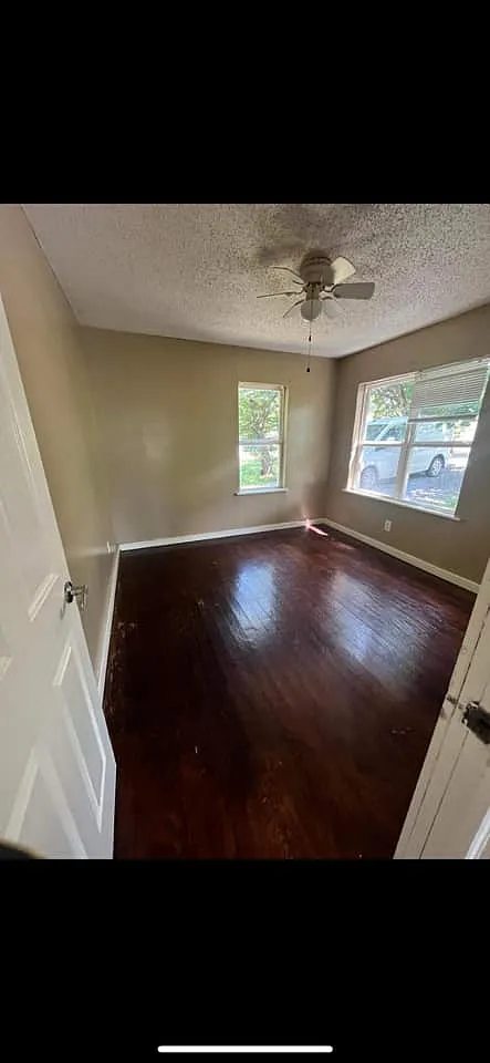 2 bed, 704 sqft, $920 — Photo 1