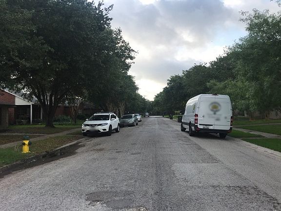 4th image of 4530 Silver Hollow Dr