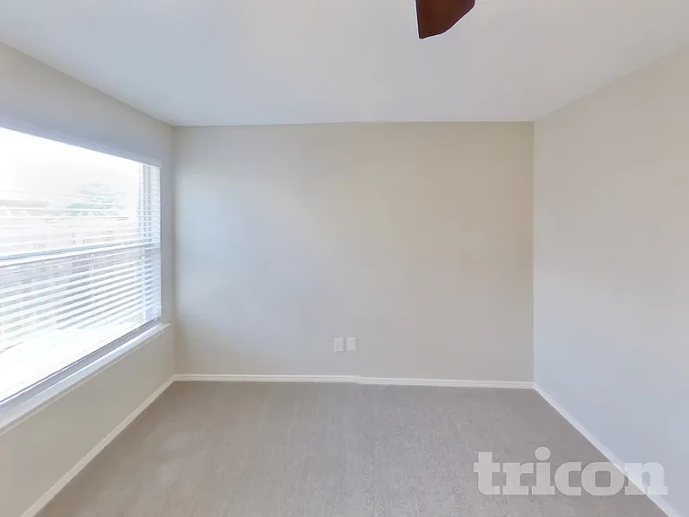 521 Olive St — Photo 12