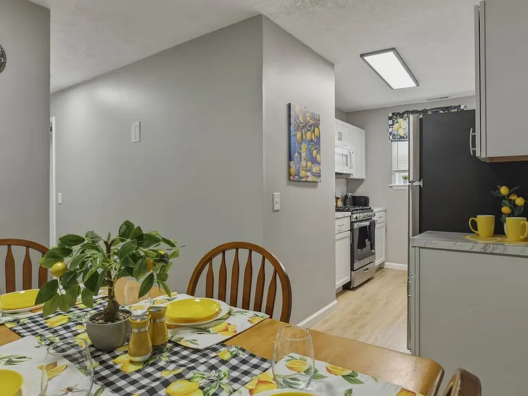 141 W Pulteney St #103 — Photo 40