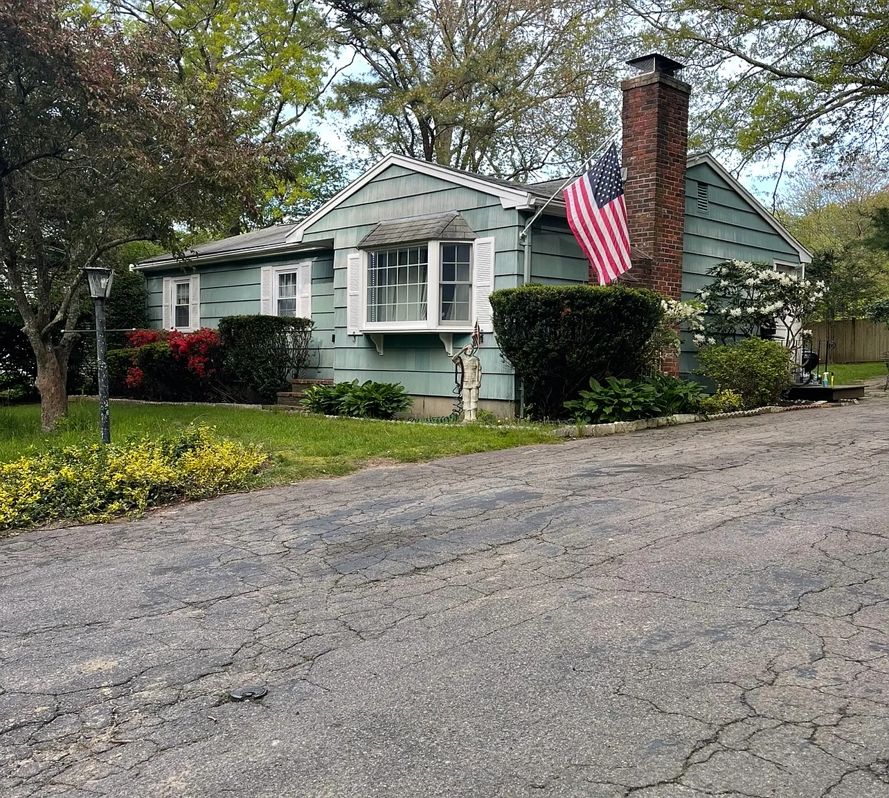 3 bed, 1047 sqft, $3,850 — Photo 1