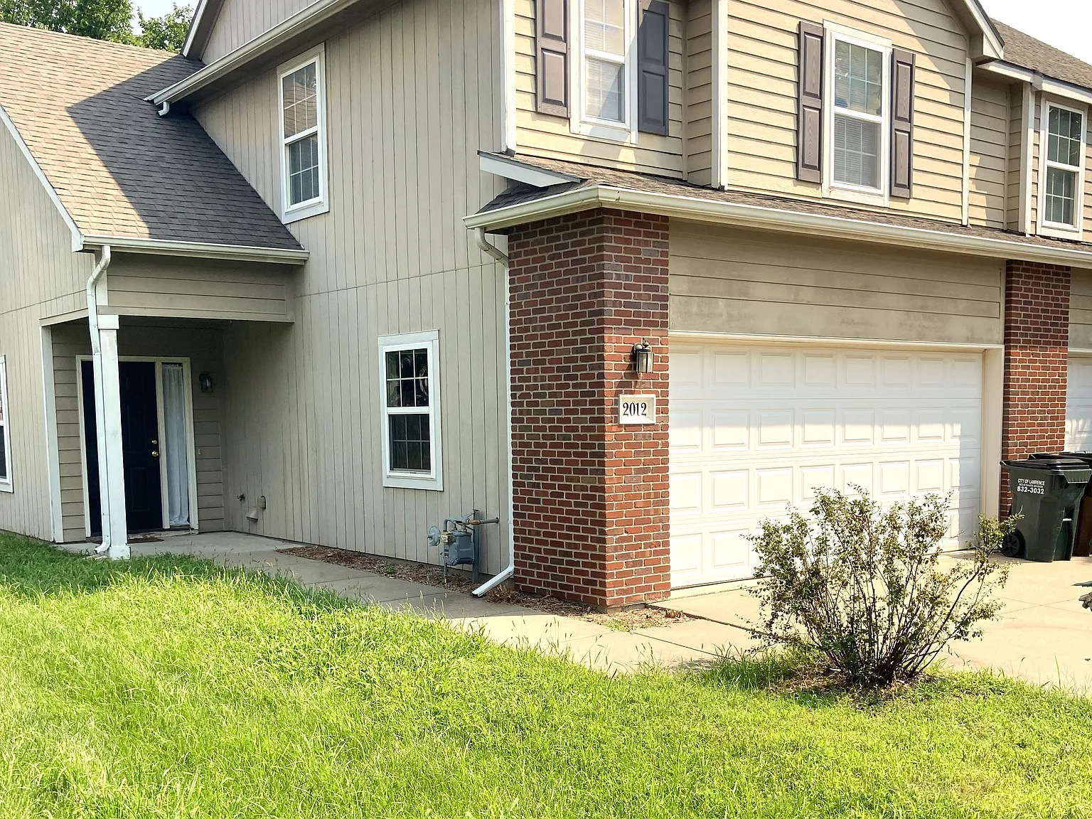 3 bed, 2.5 bath, 1358 sqft, $2,200 — Photo 1
