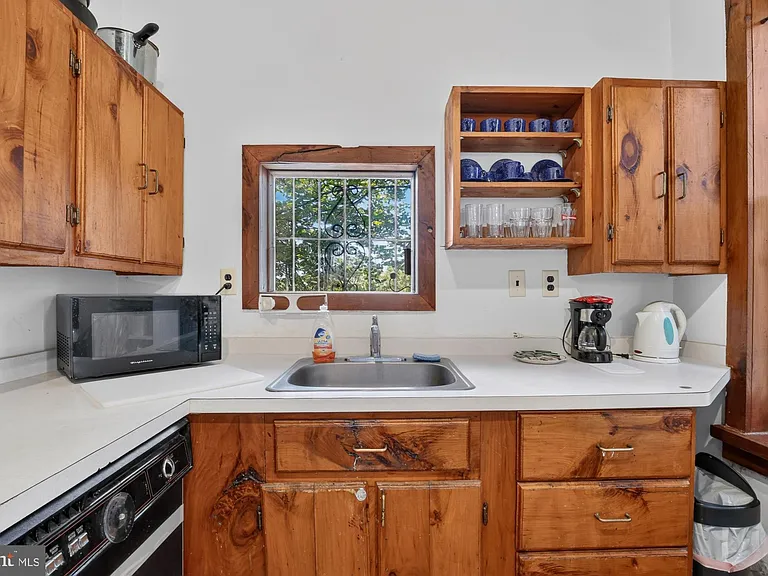 4107 Ludlow St — Photo 7