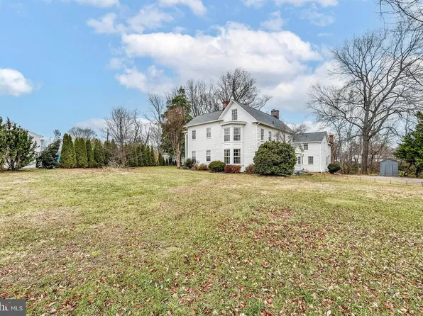 6000 Walhaven Dr, Alexandria, VA 22310