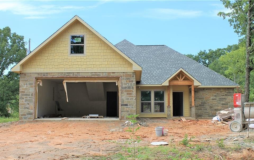 1st image of 140 Guadalupe Dr