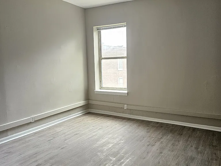 5887 Page Blvd #1E — Photo 15