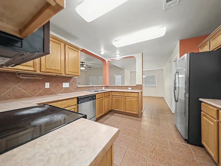 1804 Lobrecht Ct — Photo 5