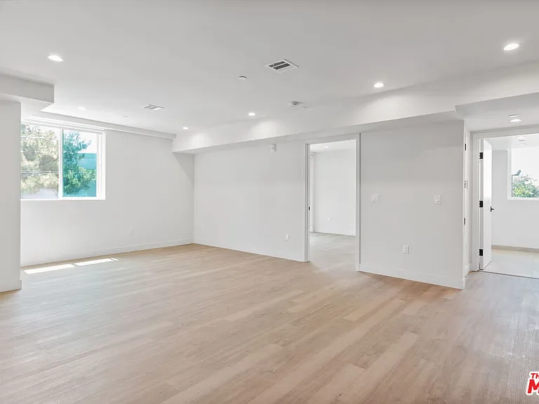 132 Rosemont Ave #201 — Photo 2