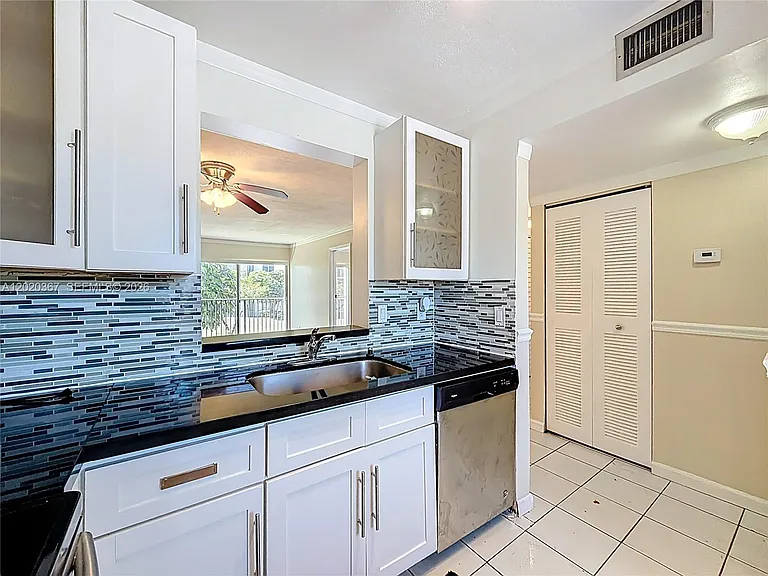 8740 N Sherman Cir #206 — Photo 7