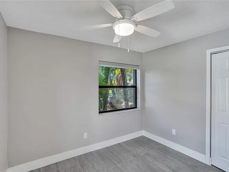 11627 SW 50th St — Photo 38