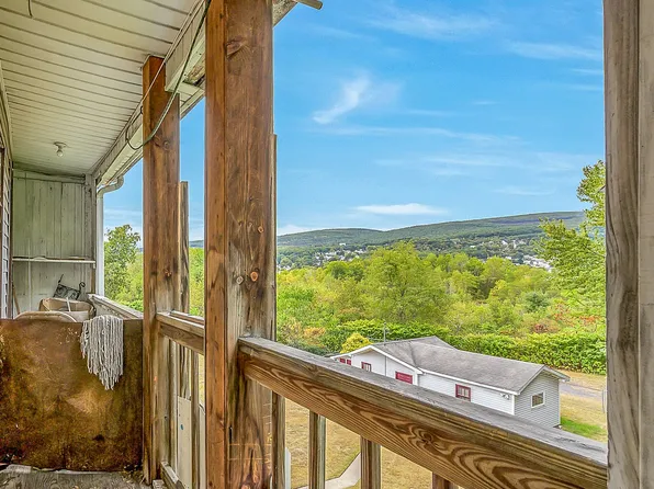 104 E Breaker St #2, Olyphant, PA 18447