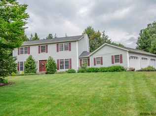 5 Bradbury St, Clifton Park, NY 12065