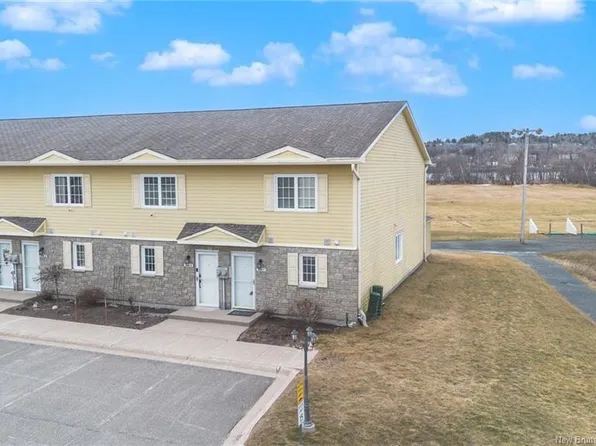 500 Riverside Dr #1, Fredericton, NB E3A 8C2