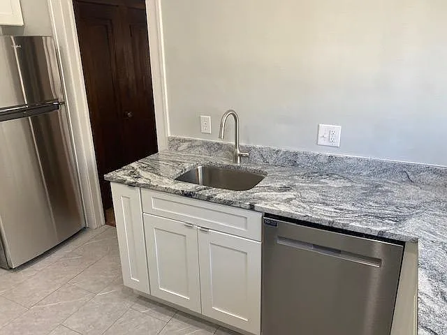 5137 N Guilford Ave — Photo 9