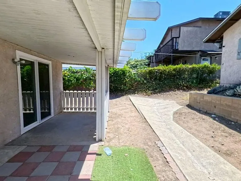 33056 Adelfa St — Photo 10