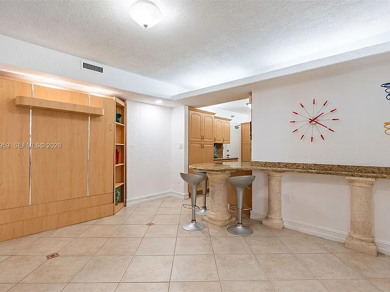 10185 Collins Ave #521 — Photo 6