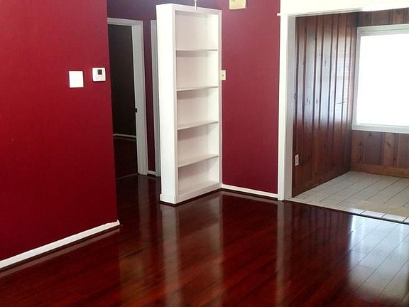 5th image of 1131 Du Barry Ln